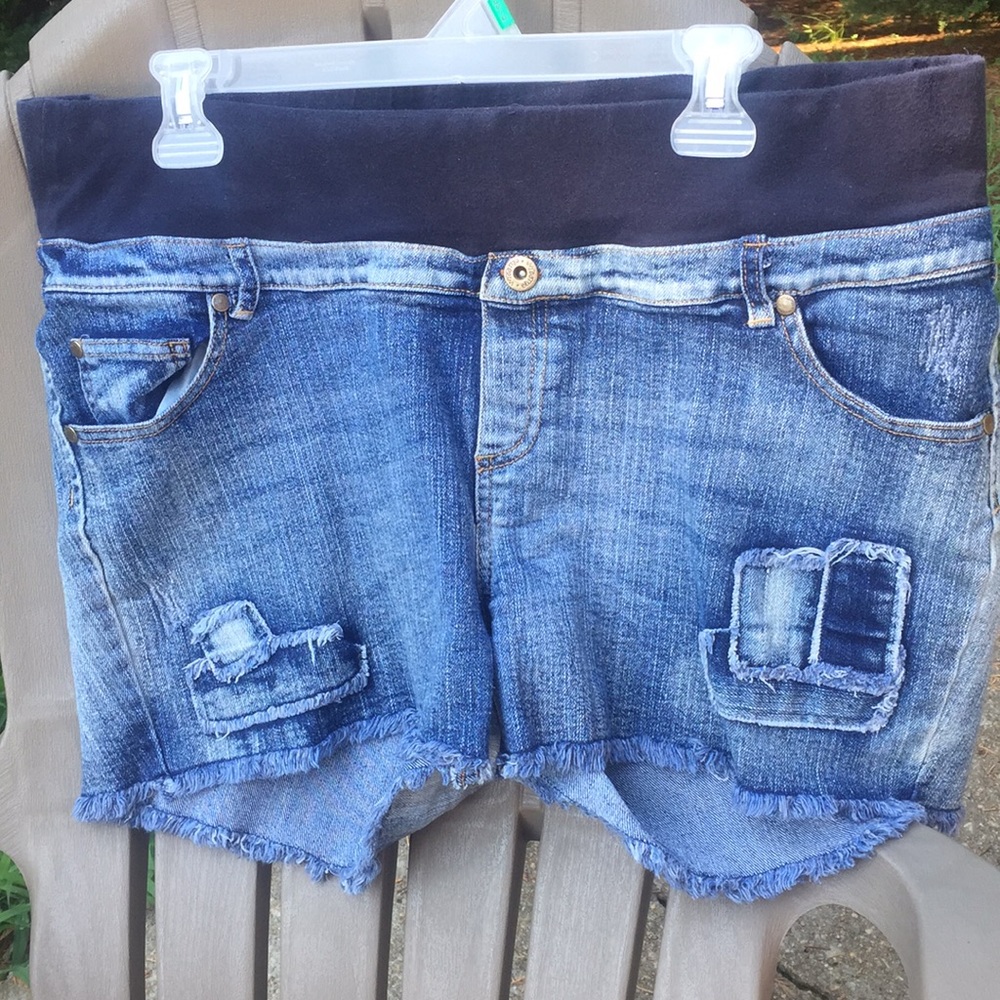 Oh! Mamma maternity jean shorts